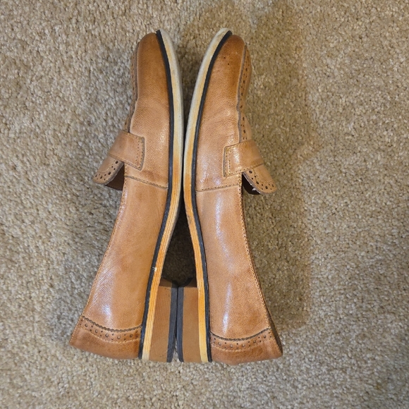 Mona's Flying Women's Tan Leather Penny Loafer Size 10/42 - Picture 3 of 7